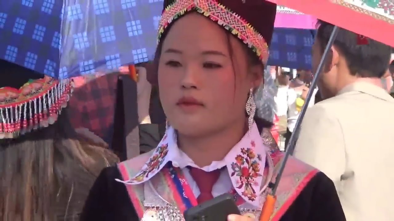 Kwv txiaj nkauj nraug khuv xim tag tiam kum xyooj