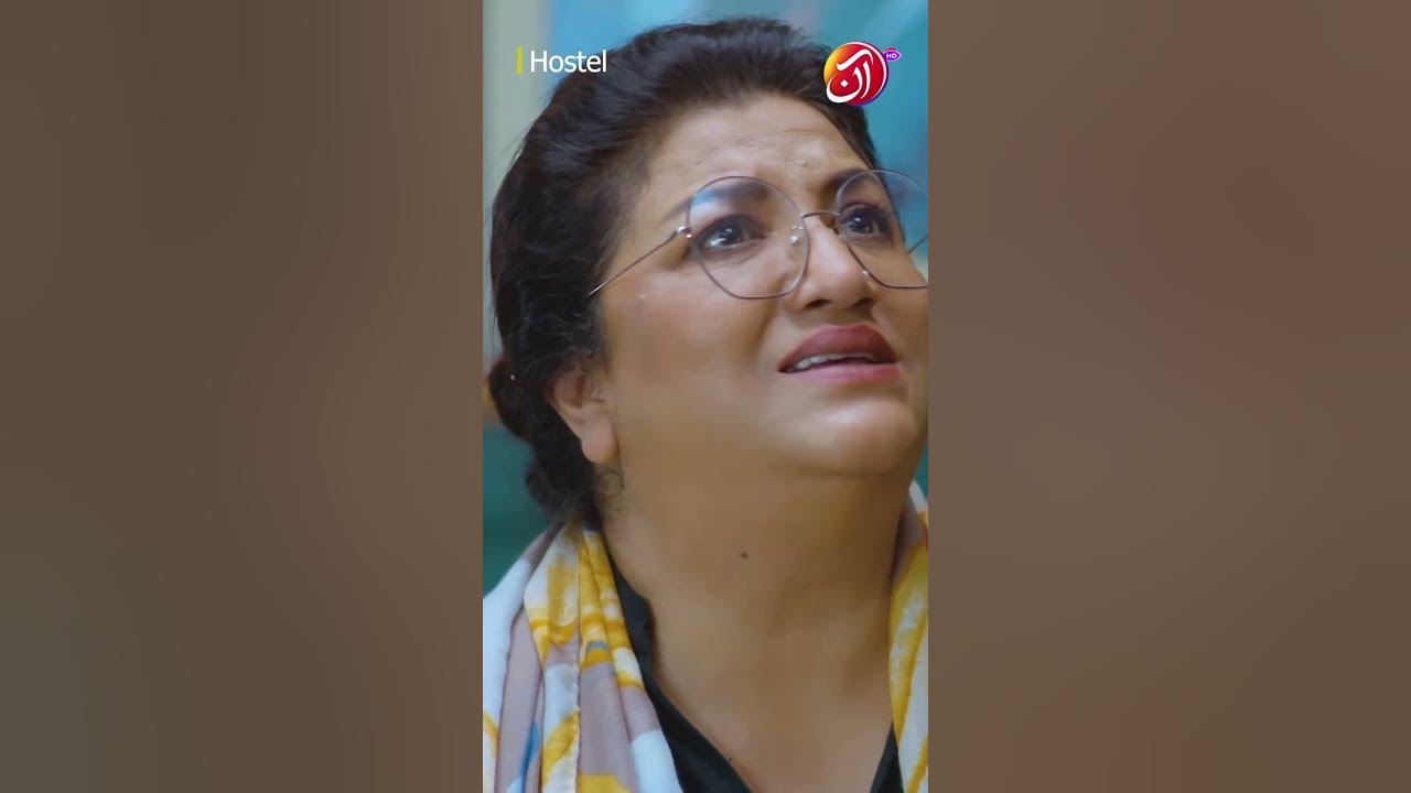mujhay-tumhain-aek-bohat-hi-zaruri-baat-batani-hai-hostel-hinaaltaf