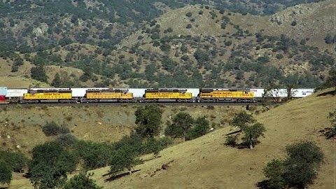 BNSF intermodal meets UP Intermodal Tehachapi