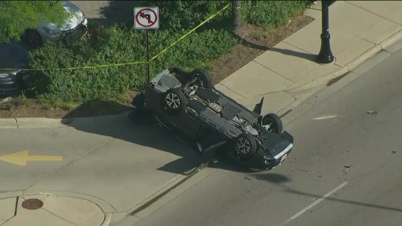 Rollover crash shuts down part of Waukegan Road in Morton Grove - YouTube