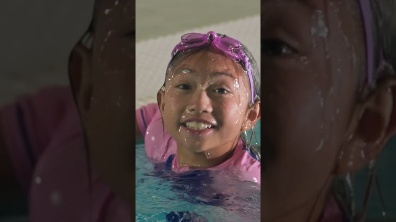 Watch Kayla Swim Along With A Momma Tsintaosaurus DinoKids