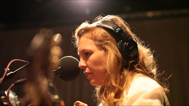 Tift Merritt: "Traveling Alone" Live On Soundcheck