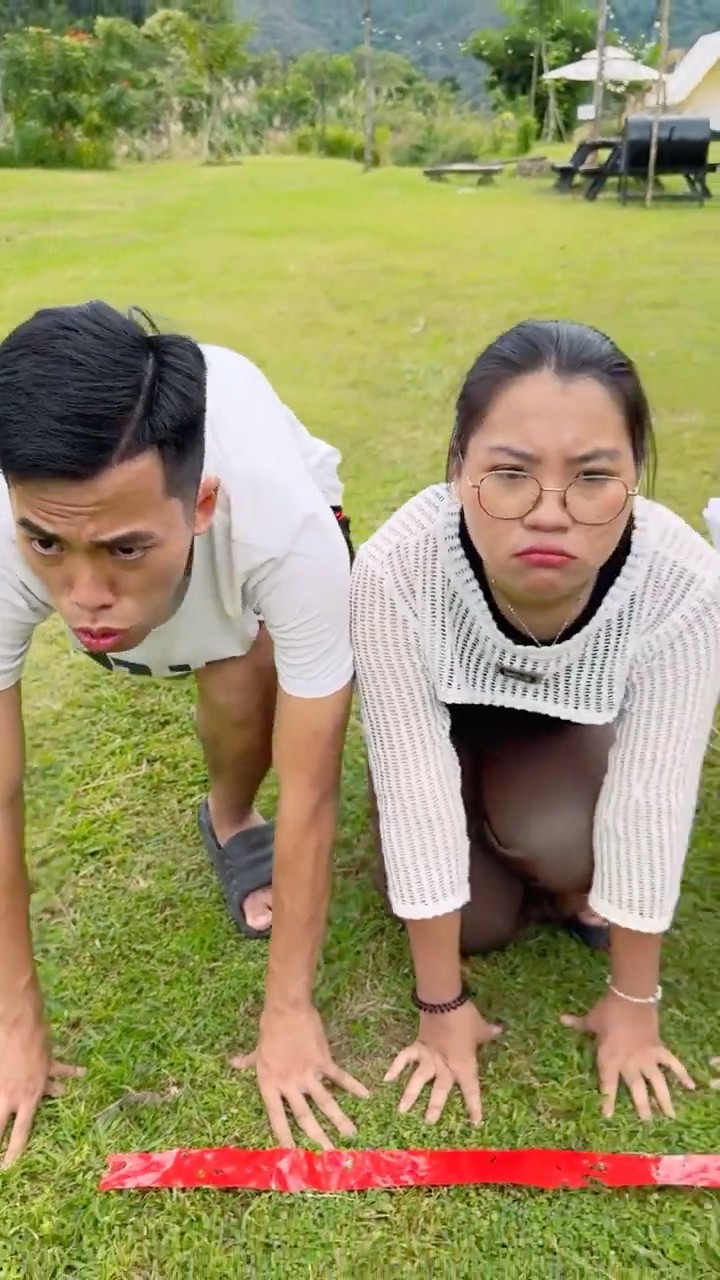 LNS - Cuộc thi chạy đua bất ổn || One two three go ? #shorts