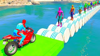 الرجل العنكبوت على دراجة نارية ضد العناكب Spiderman on motocycle against the multicolored spiders