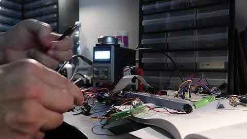 Modular Synth: 40106 Hex Oscillator Bank.
