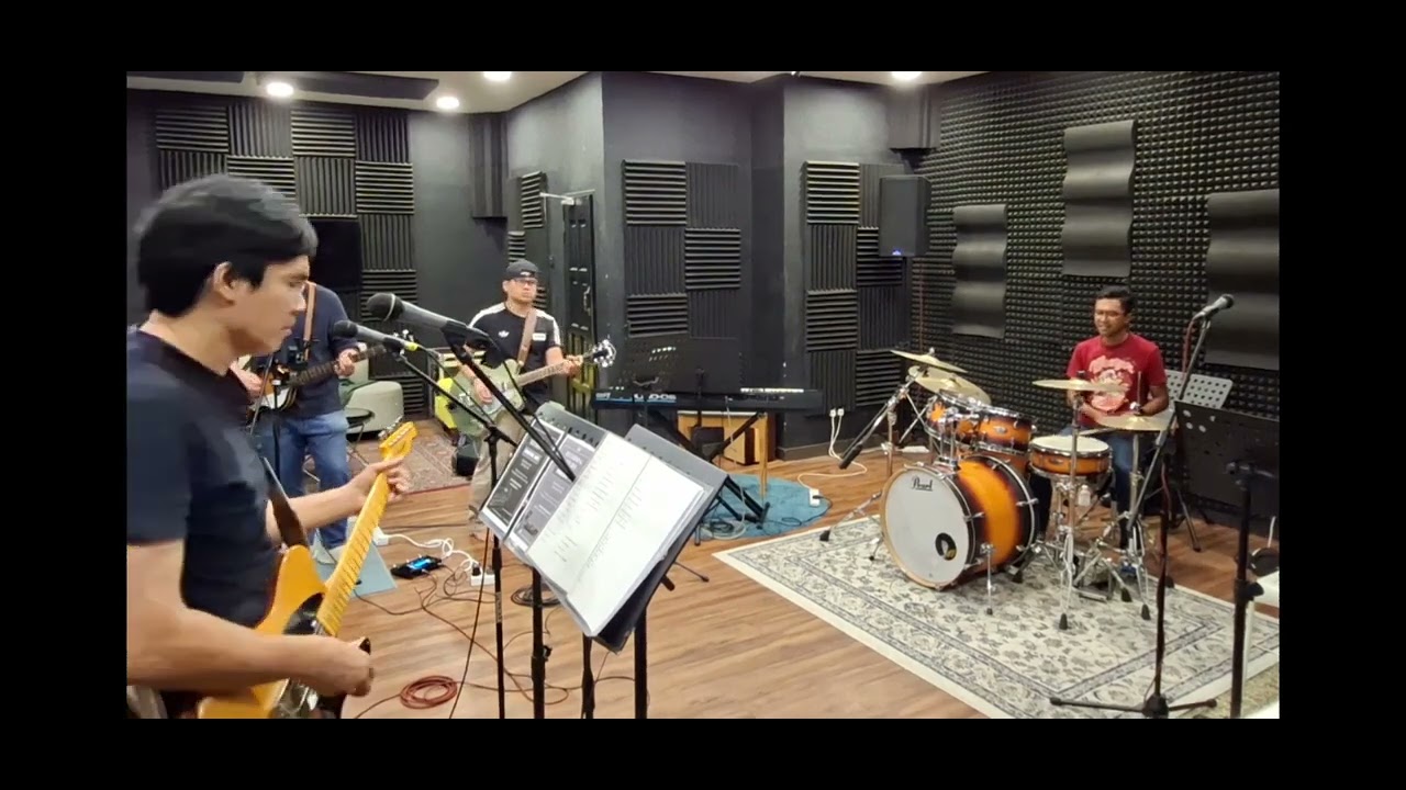 Live Forever (Oasis cover) - The Experimentals 16.02.26 @ Tujuan Studios, KD