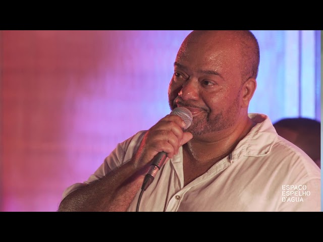 在 YouTube 上觀看「Paulo Flores  - Ainda o País Que Nasceu Meu Pai (Ao Vivo)」