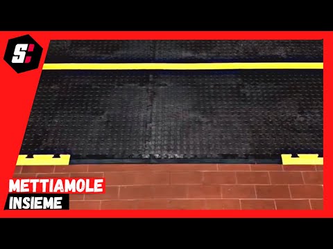 Video: Pavimento in gomma. Rotolo di rivestimento in gomma per garage