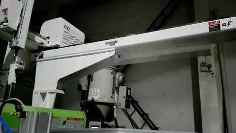 TOPSTAR - Injection Robot with Cutting Runner Table for IMM