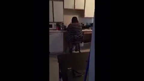 Son pranked mom with Lizard