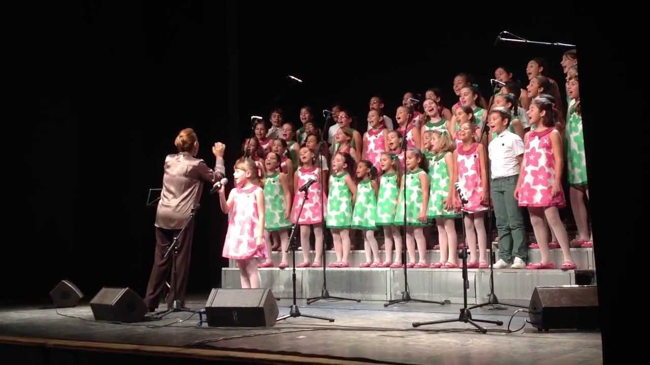 Il Piccolo Coro live al festival Francescano 2013 - L'inizio & il Medley Zecchino d'Oro!