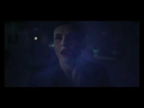 Alexandra Daddario Spray Ko