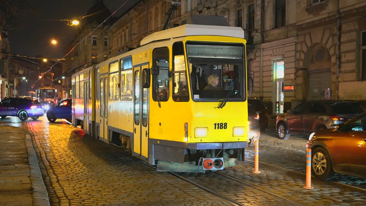 Ukraine, Lviv, tram 3 night ride from Аквапарк (519) to Площа Франка (34)