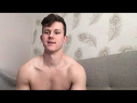 Nathan Green Flexing