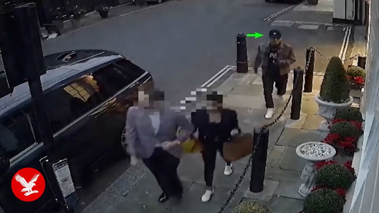 ⁣Moment police disguised as rich couple turn the tables on Rolex robbers