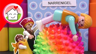 Playmobil Familie Hauser in der Narrenzone - Der Faschingsschulweg - Geschichte mit Anna und Lena