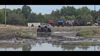 Cruising the pits at Rednecks with Paychecks 2025 fall mud crawl #fyp #offroad #epic #shorts