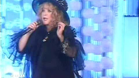 холодно пугачева. пугачева юрмала 2005. пугачева холодно. алла пугачева холодно. пугачева холодно.