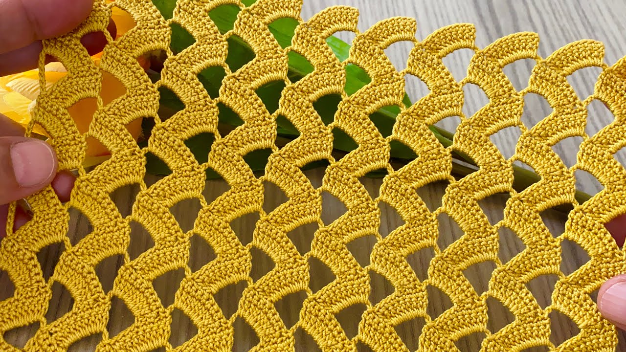 Only 2 ROWS Extraordinary and Super Easy Crochet Women Blouse, Tunic and Runner Pattern