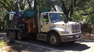 M2 Lid Flipping Labrie Automizer Garbage Truck