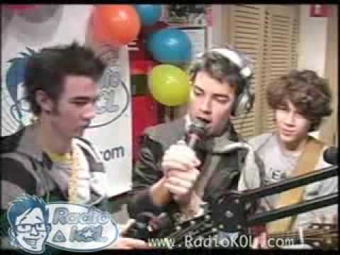 Hilarious Jonas Brothers!