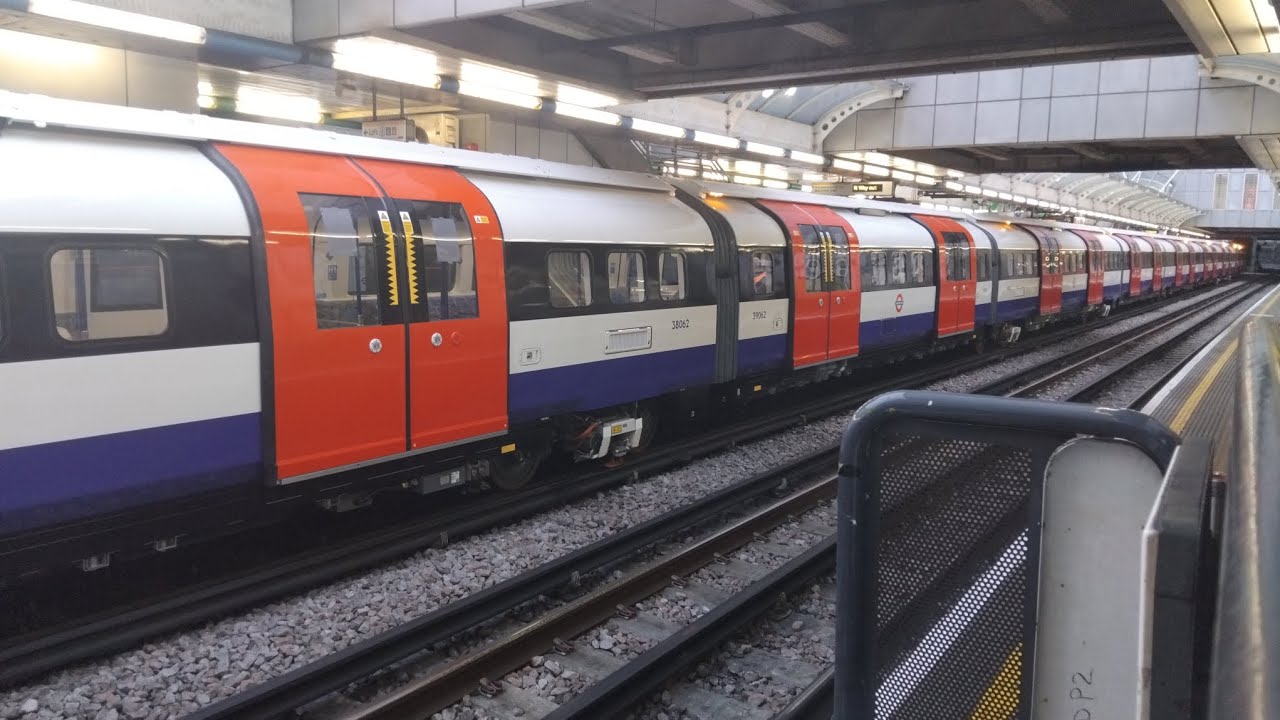 (2,900 Subs) - Piccadilly Line - New 2024 Stock Train - (702) - (38062) - on Test Run - 18/01/2026
