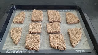 خبز كيتو بالسمسم قليل الكربوهيدرات ومرتفع الدسم LCHF And KETO Sesame Bread