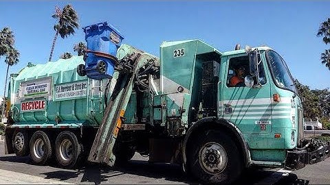 1994 LNG WhiteGMC "Rail Arm" Amrep Garbage Truck
