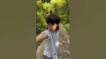 Brave boy attacks kidnapper to rescue girl#short