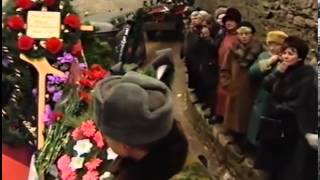 Прощание с десантниками 6 роты. 14 марта 2000 года. Вечевая площадь Псковского Кремля
