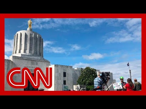 Some Oregon GOP state senators flee state rather than vote on climate bill