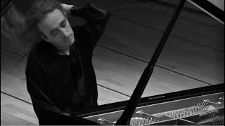 Fabio Romano Plays A. Schönberg Op. 19 N. 4 From Sechs Kleine Klavierstücke