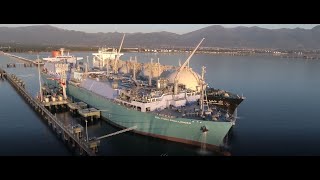 How does a FSRU (Floating Storage Regasification Unit) work?