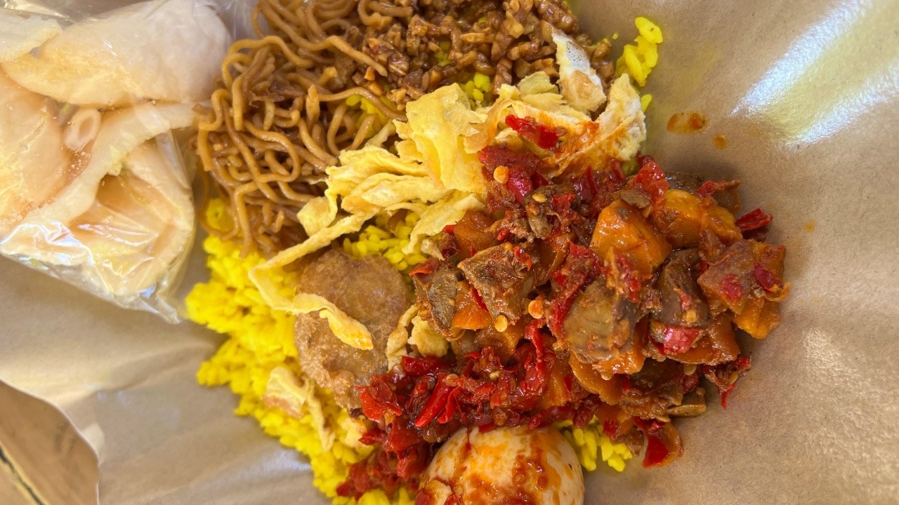 NASI UDUK CUMA 10 RIBU PORSI KENYANG di SURABAYA