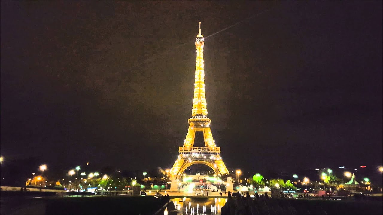 PAR Eiffel Tower Light Show (Todd Rundgren - Lloyd Meets Mary [Dumb and Dumber Love Theme])