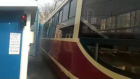 Как в Петербурге моют трамваи