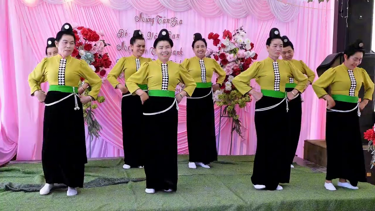 Đội Múa Cao Tuổi Mừng Tân gia Ông Lò Văn Bạn & Lò Thị Đanh Bản Mển Điện Biên 