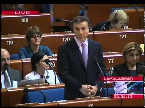 პრემიერი პოლიტიკურ ოპონენტებთან ურთიერთობების შესახებ დასმულ კითხვას პასუხობს