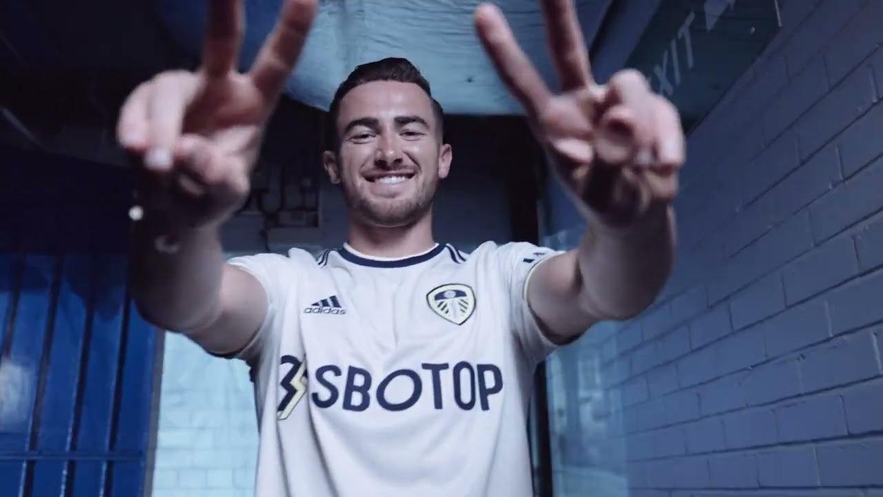 2022/23 HOME KIT REVEALED | adidas and Leeds United