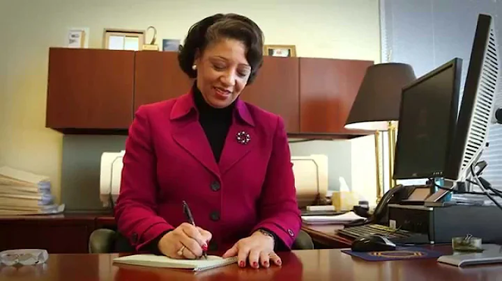 Michele Hawkins, 2015 YWCA Career Woman of Achieve...