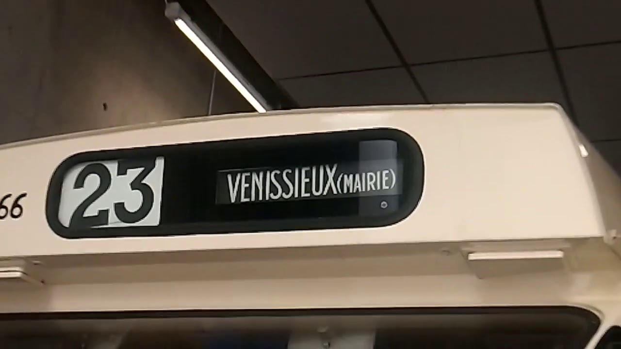 girouette d un vieux bus Berliet