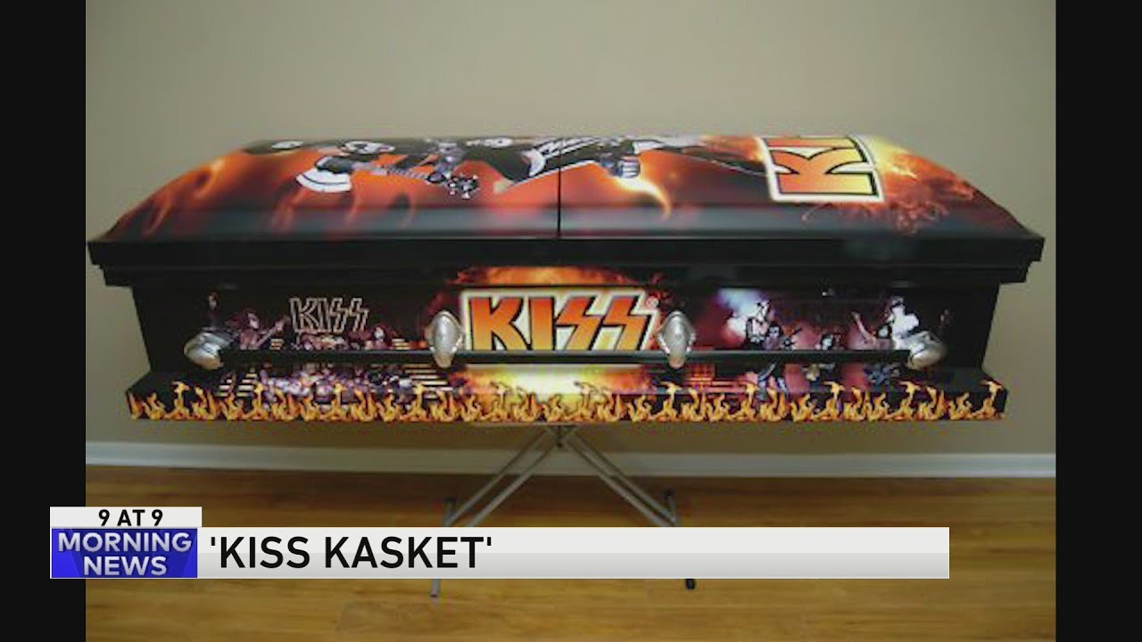 synder butiksindehaveren Pekkadillo 9 @ 9: A KISS Kasket for major fans - YouTube