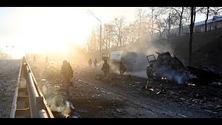 Guerre en Ukraine : des combats dans les rues de Kiev, un immeuble résidentiel touché