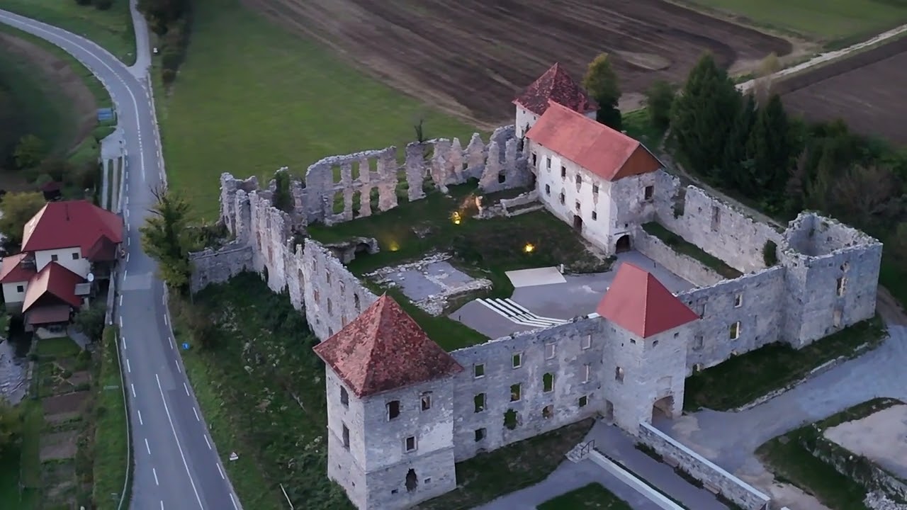 DJI MIni Pro 4 Grad Soteska in hudičev turn  BMW R1250GSA , travel Castle Soteska