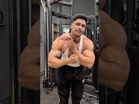Agar tumne ye 5 Shoulder Workouts nahi lagaye, to size aur 3D look miss kar rahe ho #shorts #fitness