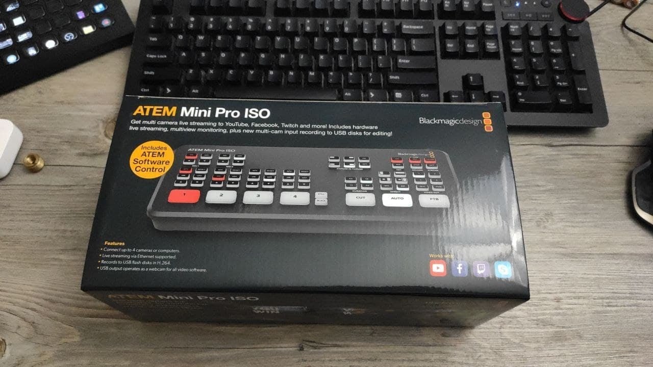 ATEM Mini Pro ISO | Unboxing al volo - YouTube