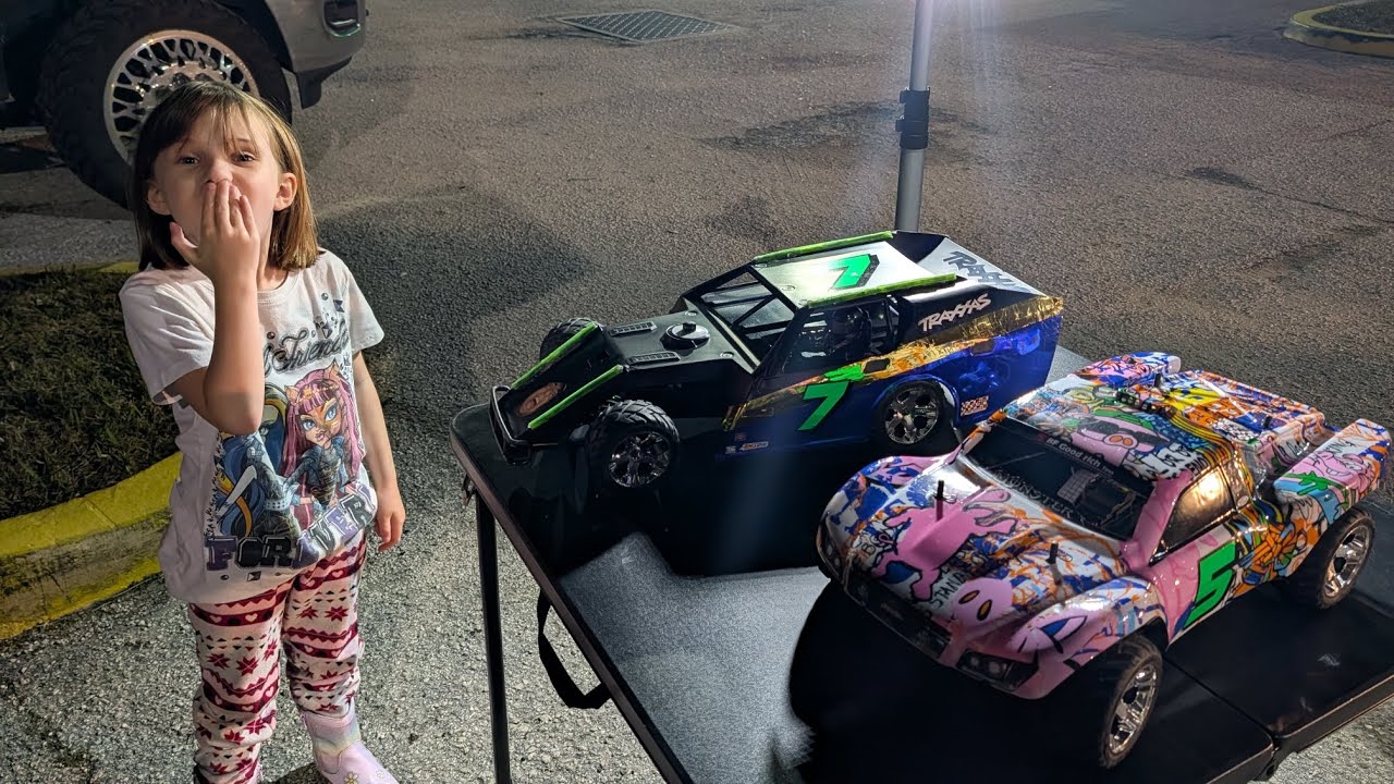 Figure 8 racing at Quaker Steak & Lube. Pinellas Park FL