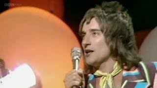 Video thumbnail of "Rod Stewart  - You Wear It Well"