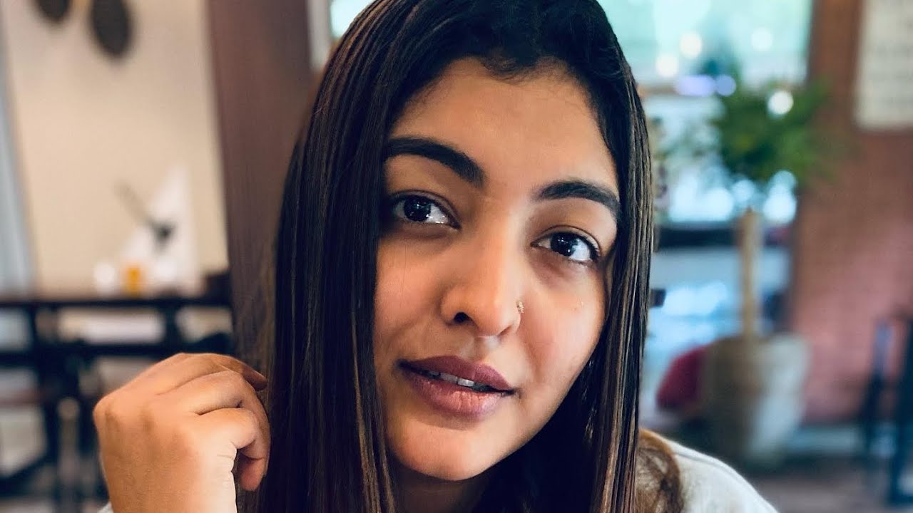 Durga krishna hot mallu actress💚💚💛💛 