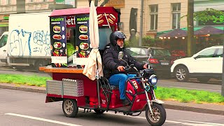 Mopedde Türk Usulü Izgara Sandviçler Sokak Yemekleri Berlin Almanya Köfte Ve Sucuk